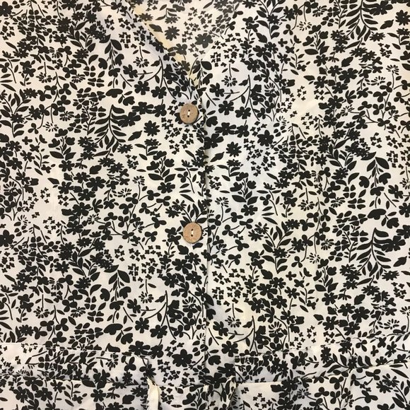 Women's Dress White with Black Floral Print Size Large New - Picture 3 of 7
